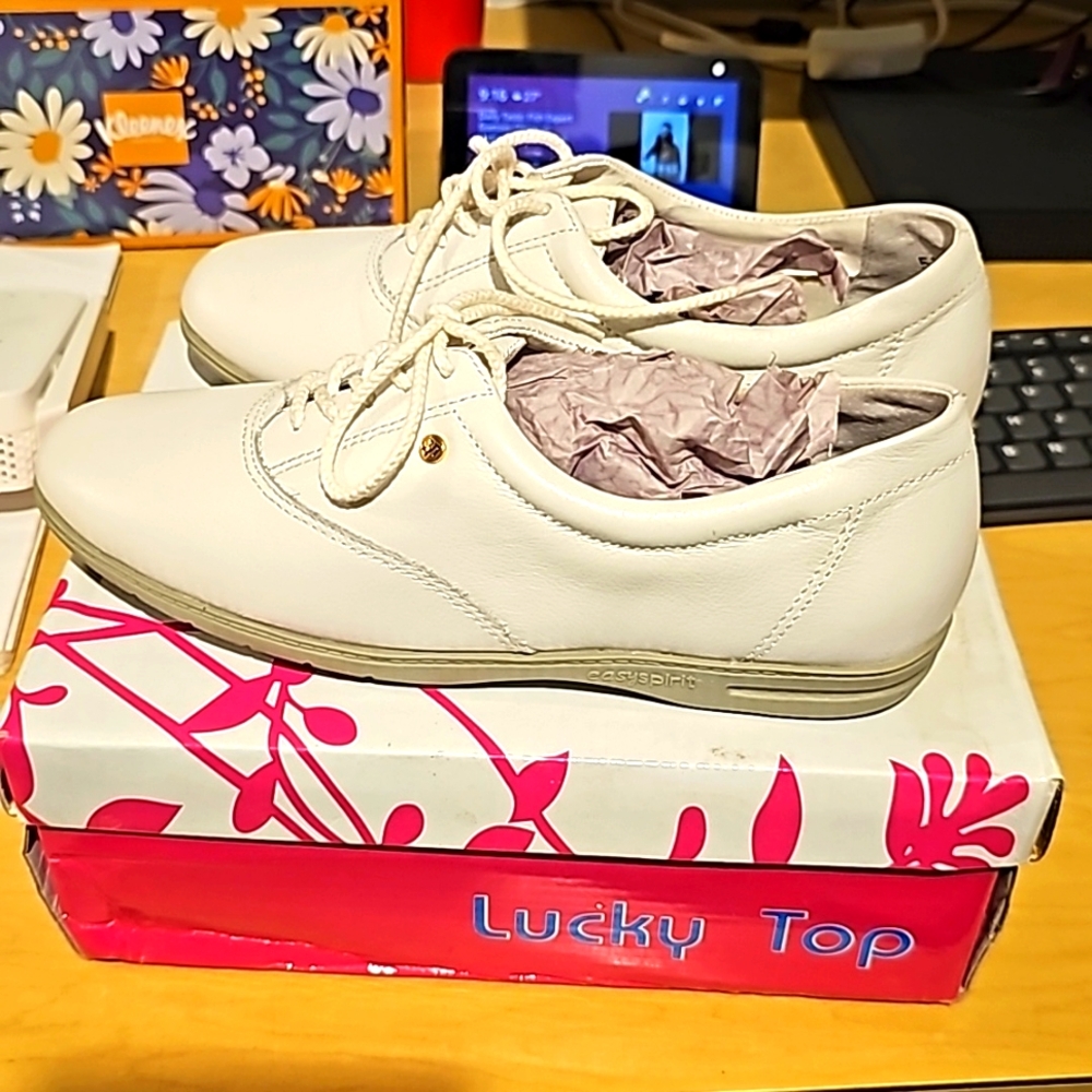 Women shoes size 4 white leather